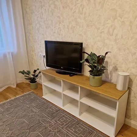 Rannapiirkonna Kahetoaline Korter Paernus *