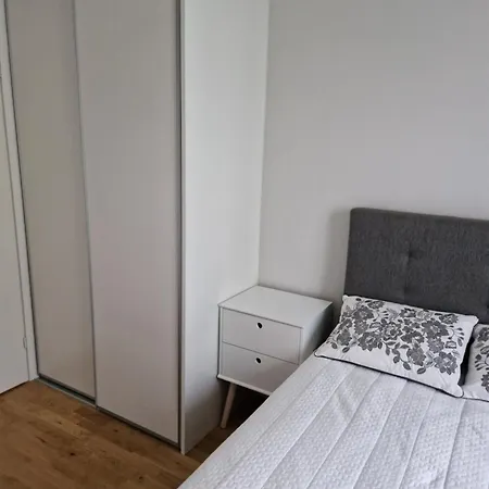 Apartman Rannapiirkonna Kahetoaline Korter Paernus